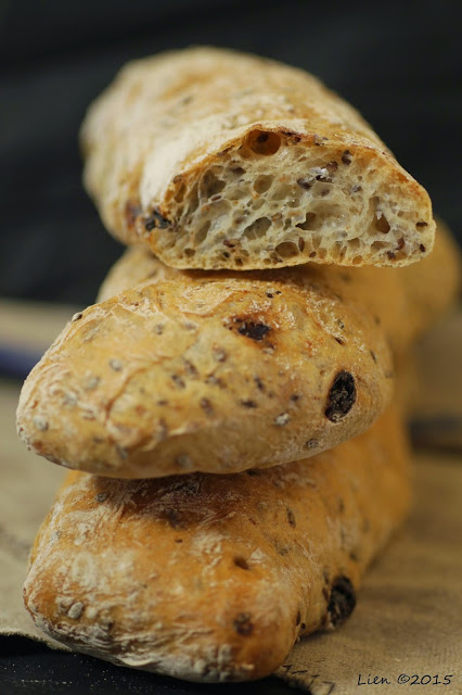 Flaxseedandpruneciabatta-styleloaves