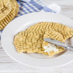 Hällakakor with Einkorn and Semolina