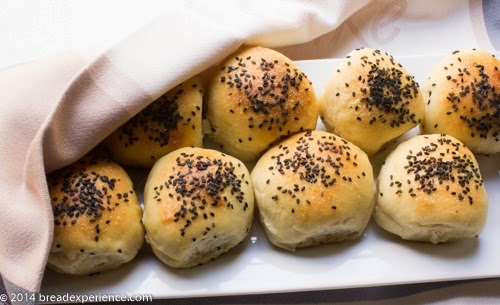 Sourdough Dinner Rolls