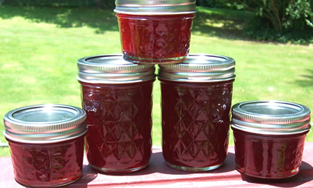 quick strawberry lemon marmalade in jars