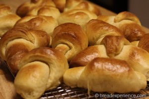 Learn how shape Single Knot Rolls, Butterfly Rolls & Crescent Rolls