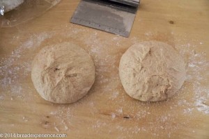 roasted-garlic-spelt-bread-13