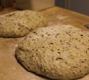 seeded-semolina-spelt-loaf_124