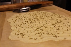 sourdough-semolina-fennel-seed-crackers_11