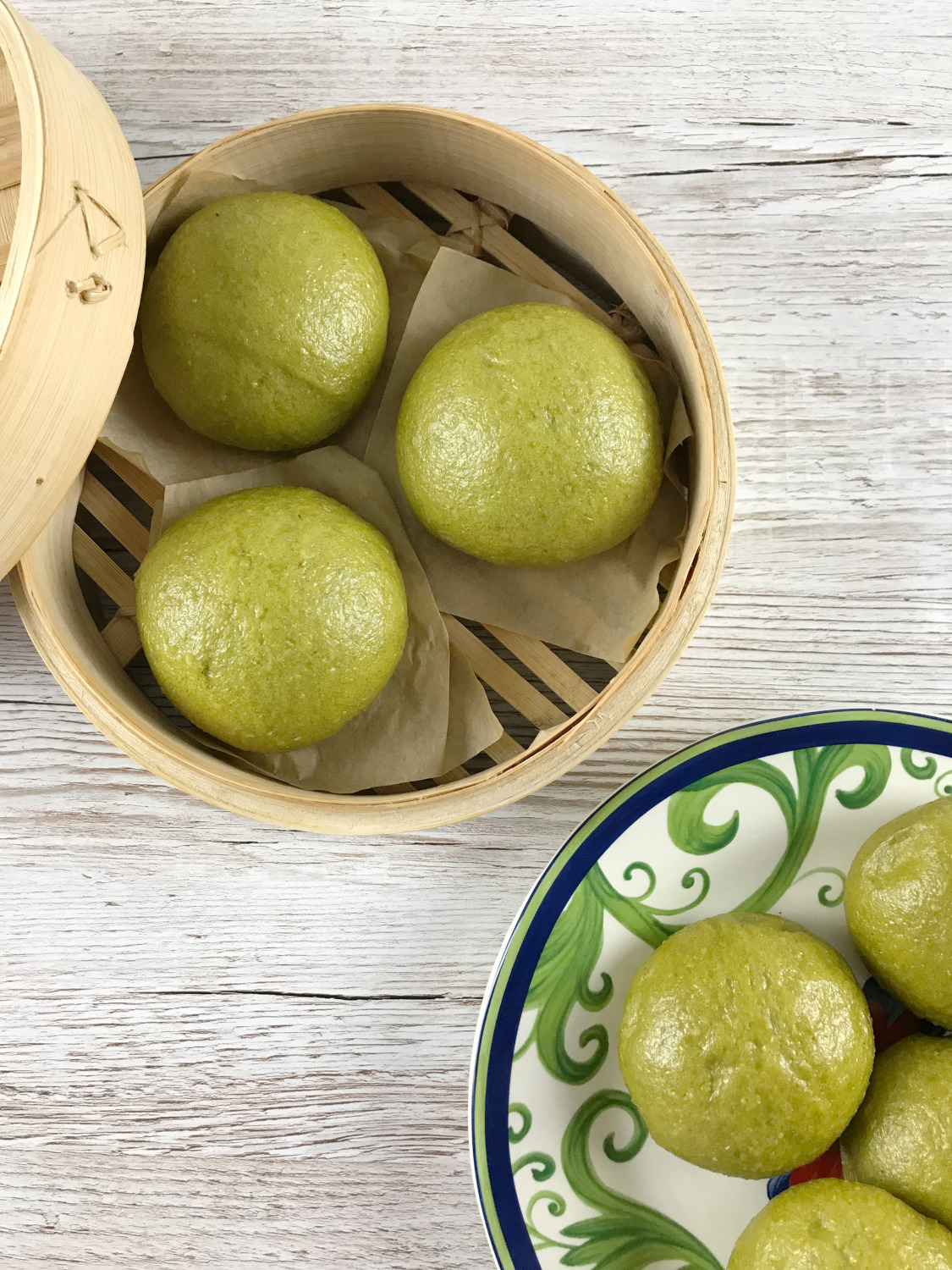 spinach steamed buns