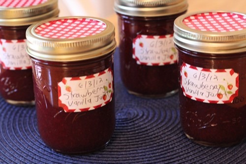strawberry vanilla jam ready to eat or store