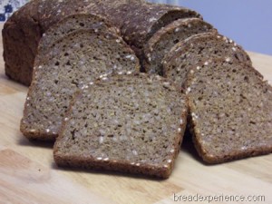 vollkornbrot-with-flaxseeds 029